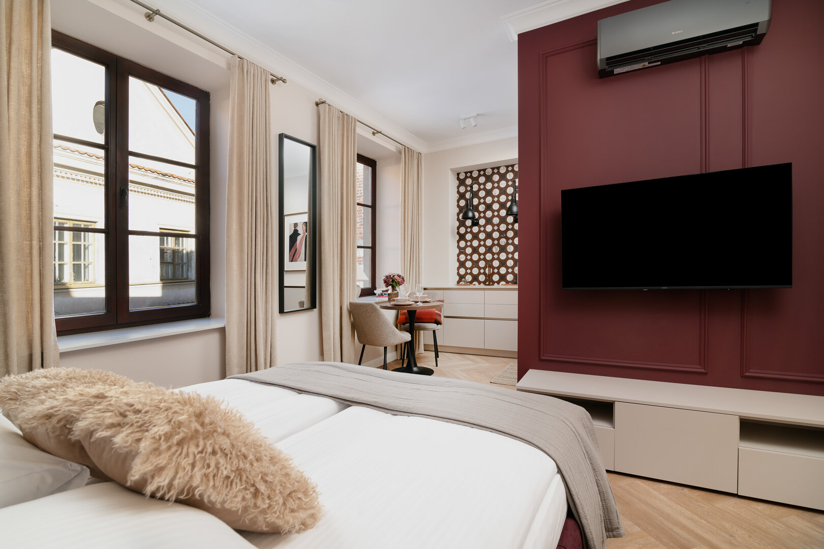 EASY RENT - NOVA 1/5 Brama Krakowska