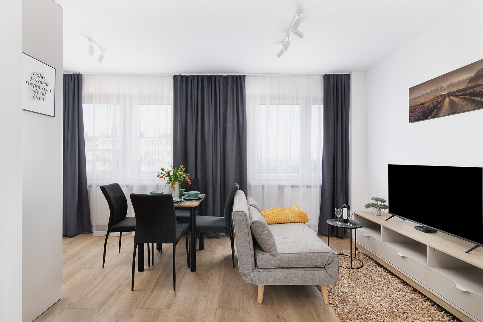 EASY RENT Apartments- Paganiniego 33, Two Bedrooms